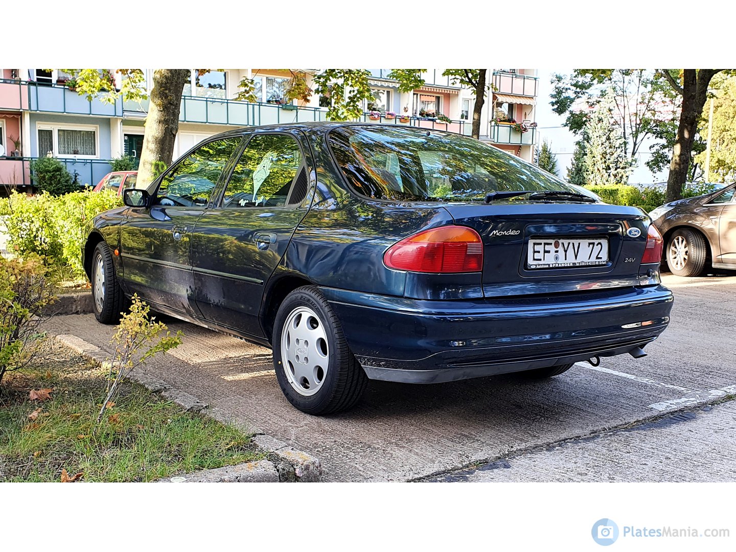 EF YV 72, Ford Mondeo 1st gen Sedan/Liftback (Mk1; CDW27), 1993–1996