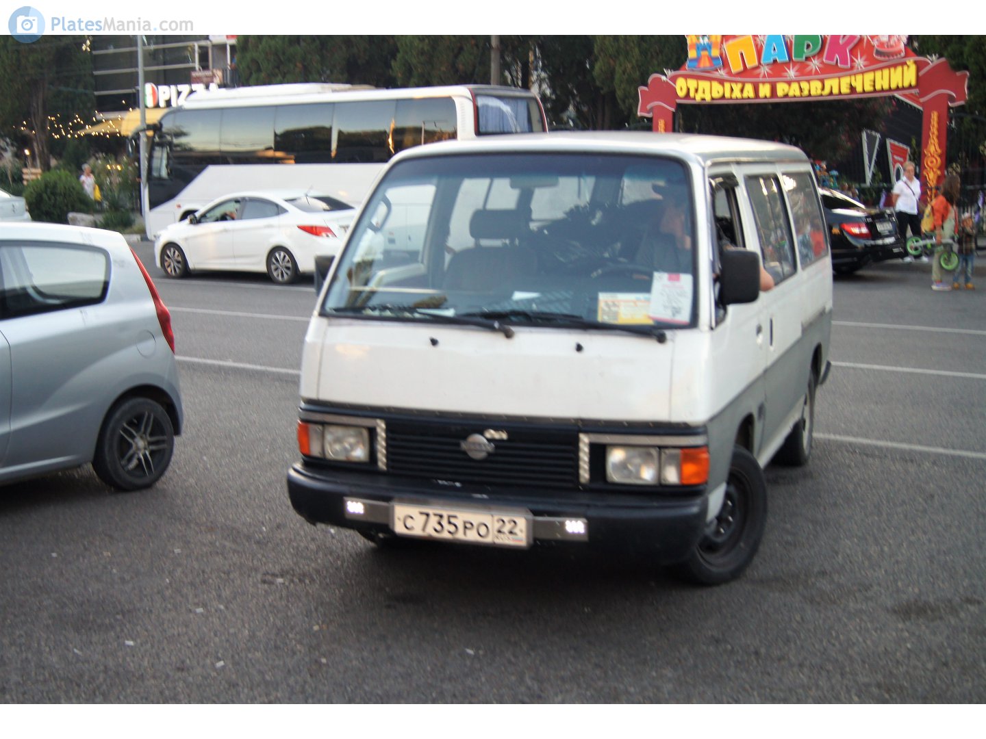 с 735 ро 22, Nissan Urvan 2nd gen (E24), 1986-2001