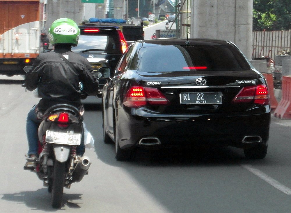 RI 22, Toyota Crown 13th gen (S200), 2008–2012  (­–2015 for CN-market)