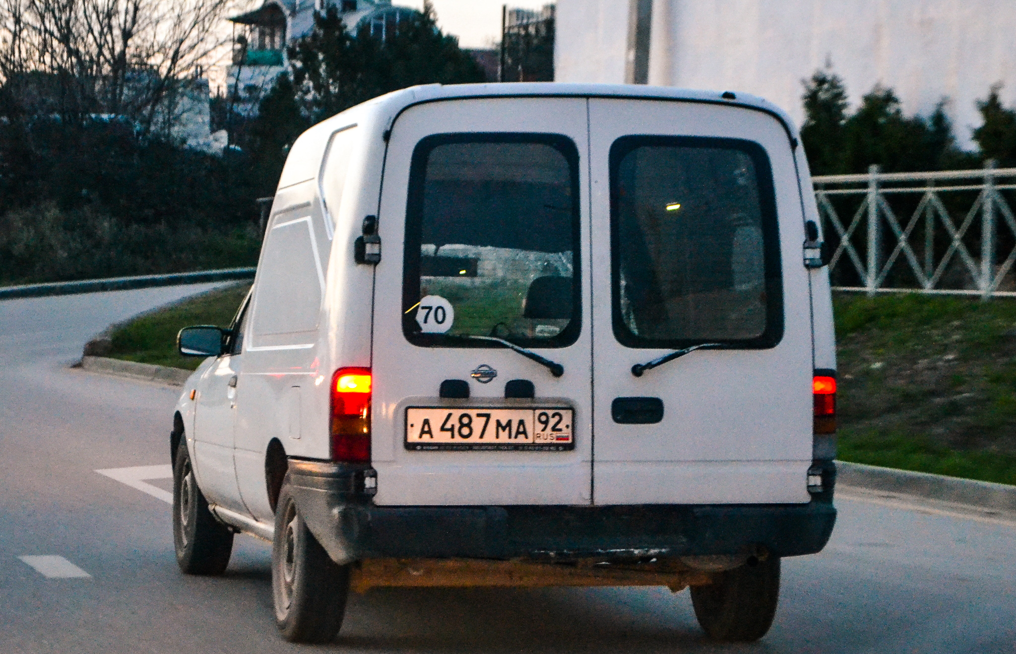 а 487 ма 92, Nissan Sunny Van 5th gen (Y10L), 1992–2000