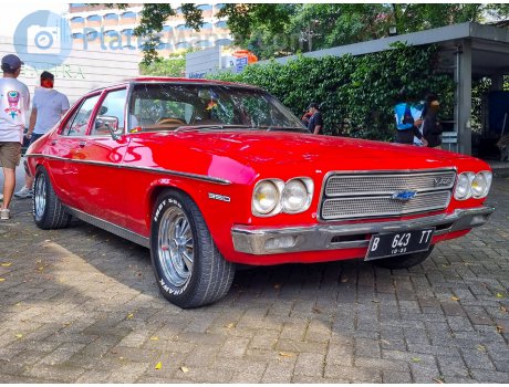 B 643 TT, Holden Premier