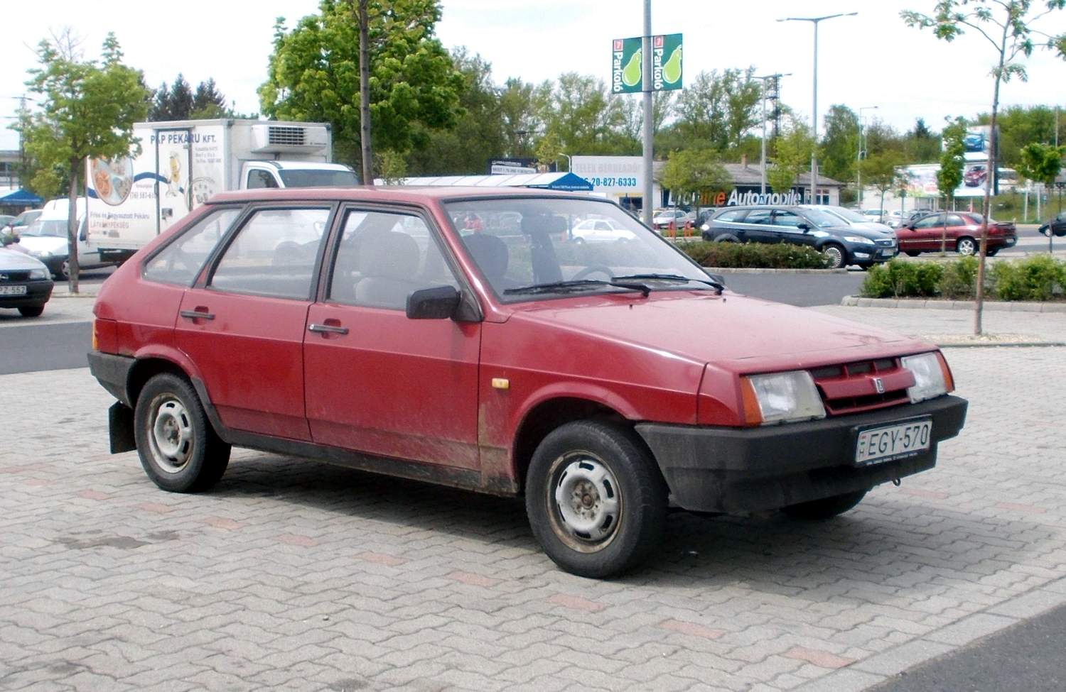 EGY-570, Lada (VAZ) 2109 2109 Спутник (Samara/Forma/Sputnik), 1987–2004 (–2011 for others)