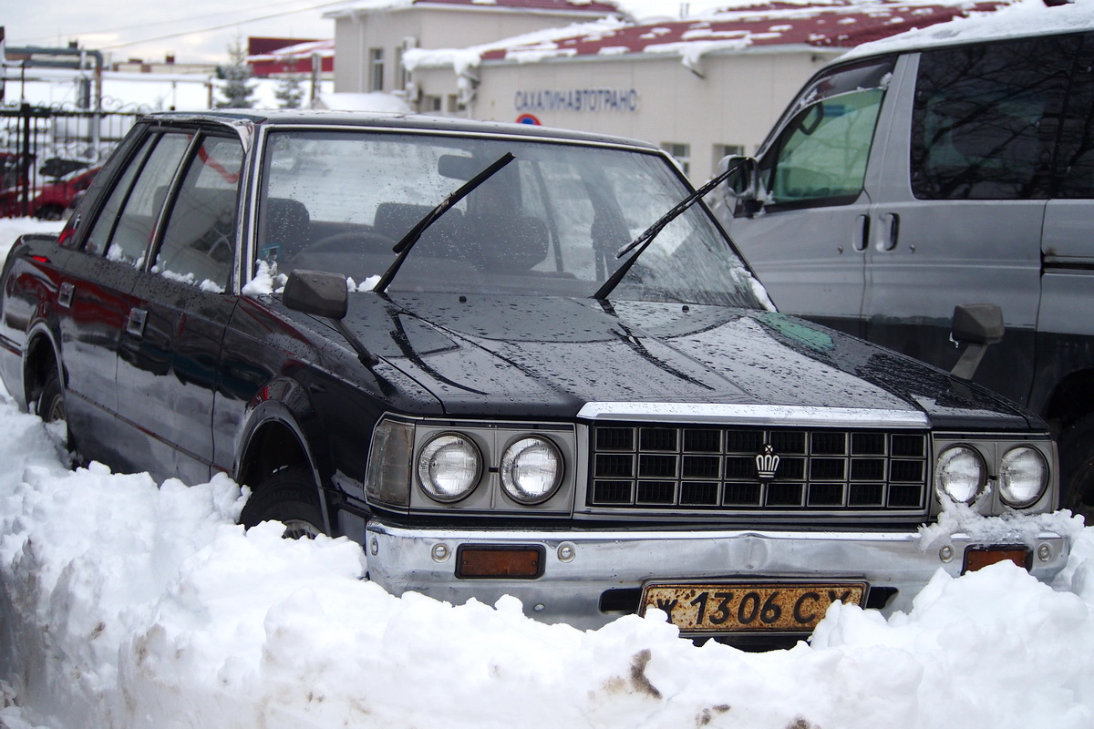 ж 1306 СХ, Toyota Crown 7th gen Sedan (S120), 1983–1987