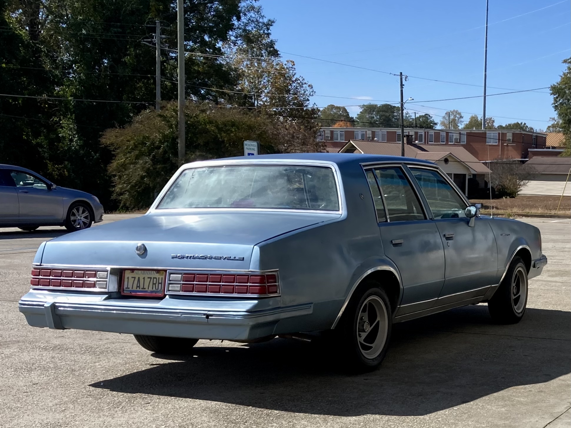 17A17RH, Pontiac Bonneville 7th gen 4-door Sedan (69; G-body), 1981–1986