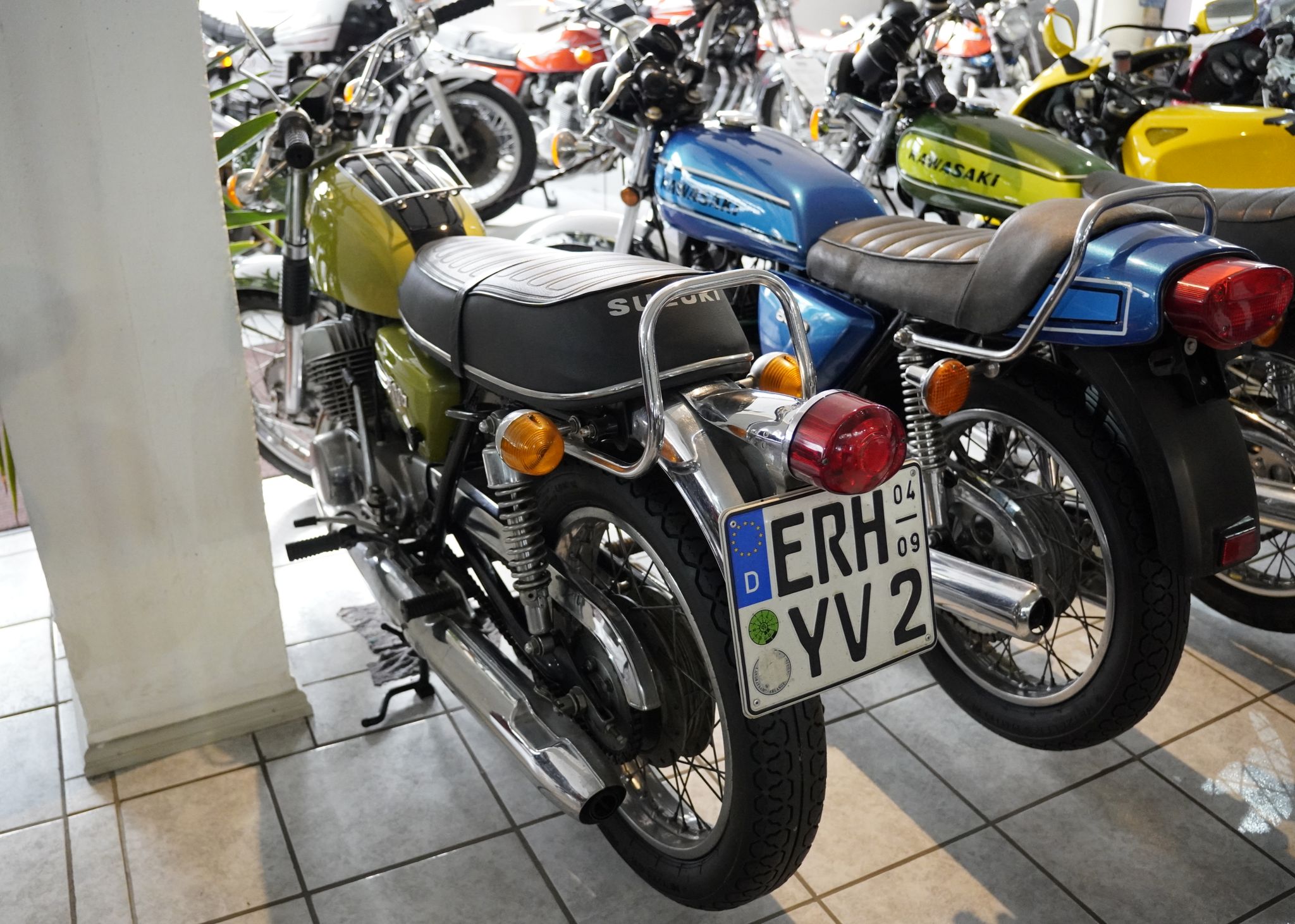 ERH YV 2 (04/09), Suzuki T Series 