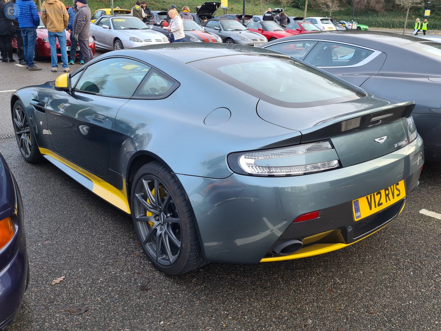 V12RVS, Aston Martin V12 Vantage 