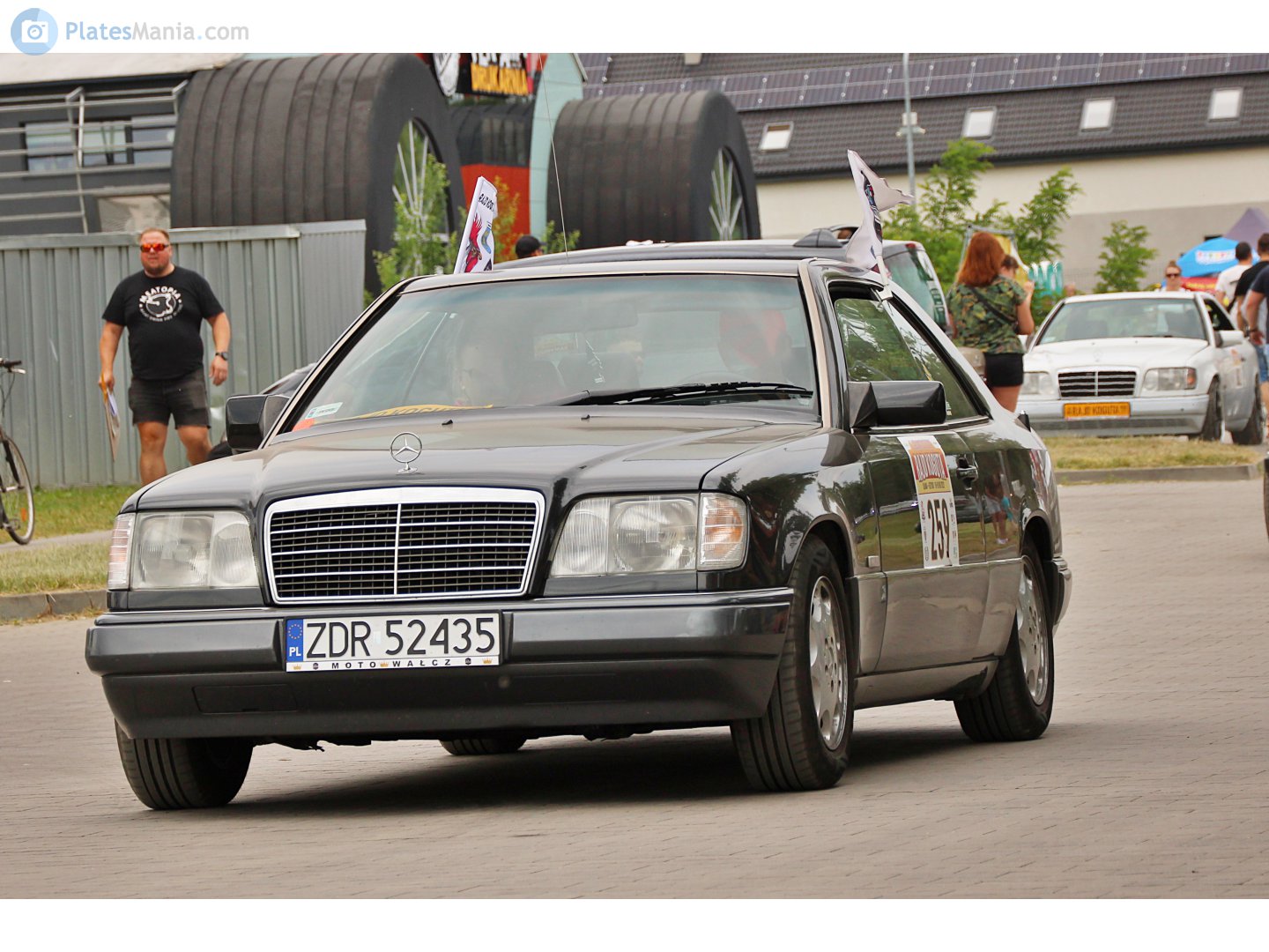 ZDR 52435, Mercedes-Benz E-Klasse 1st gen Coupé (C124), 1987–1996