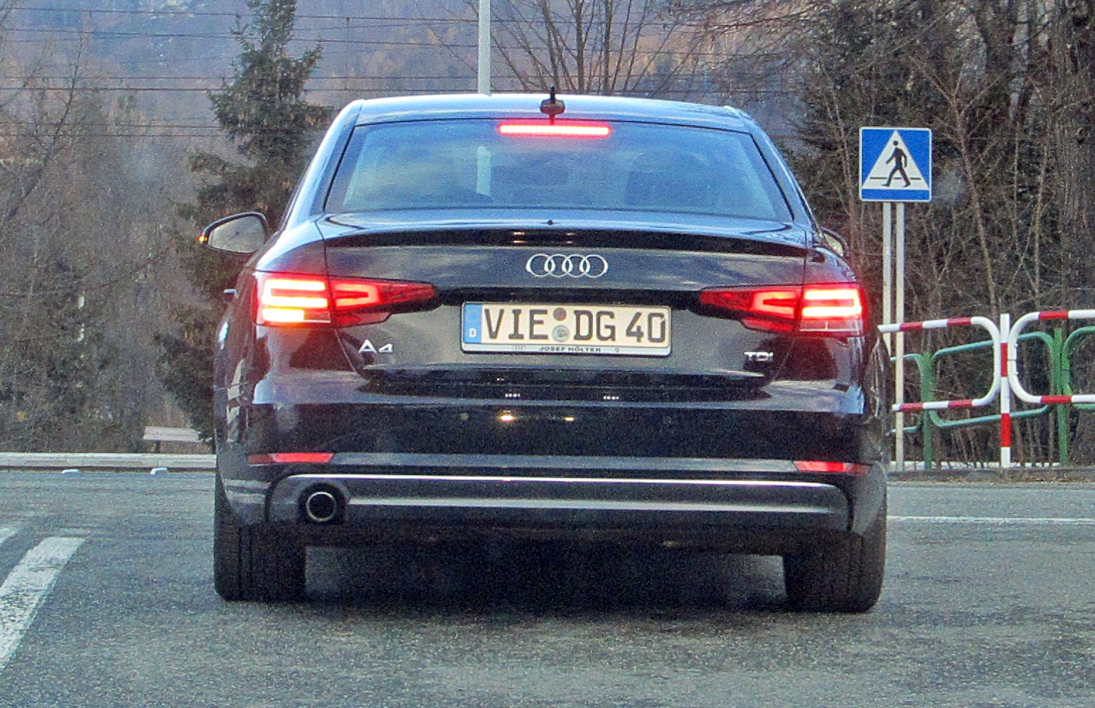 VIE DG 40, Audi A4 5th gen Sedan (B9/8W2/8WC), 2015–2019