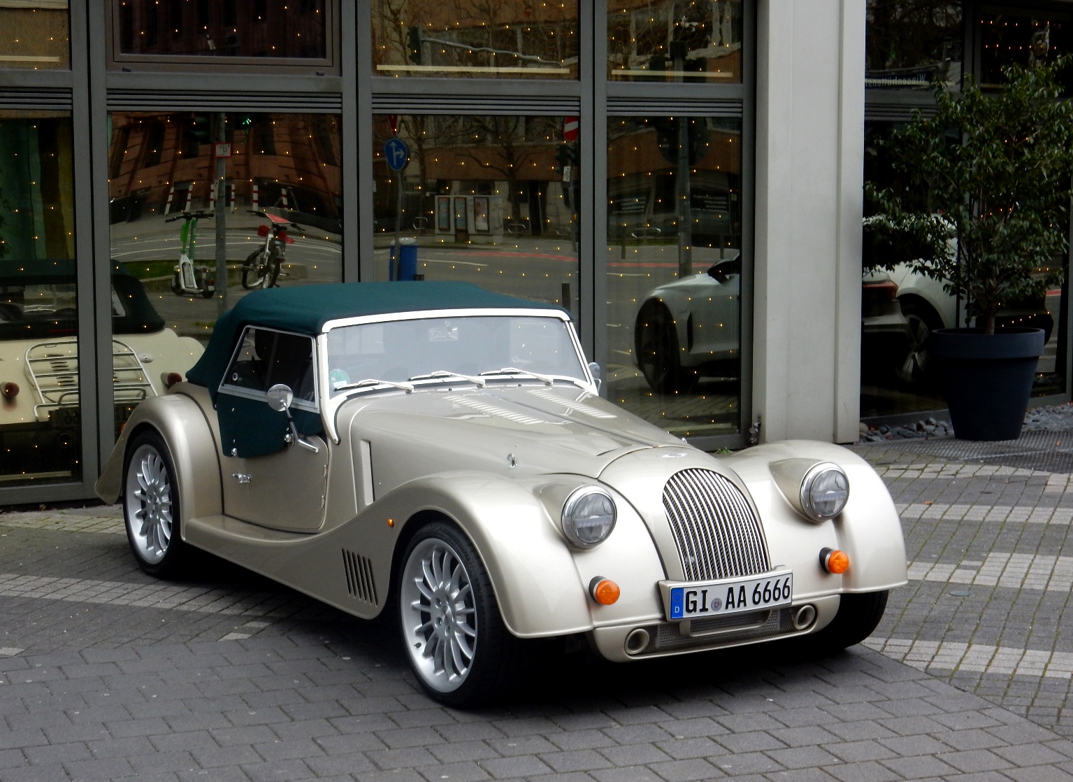 GI AA 6666, Morgan Plus 6 