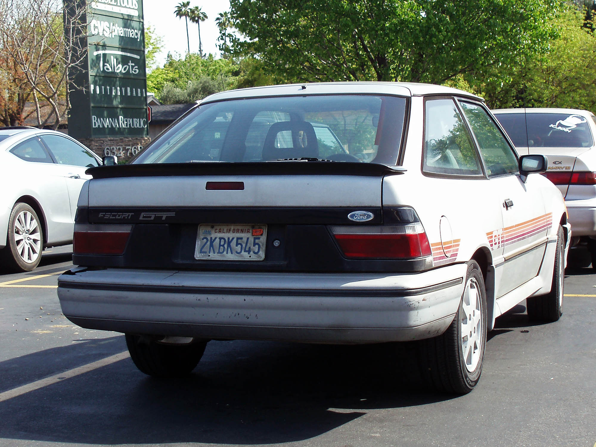 2KBK545, Ford Escort 3rd gen 3-door Hatch (61; NA-market), facelift, 1985–1990
