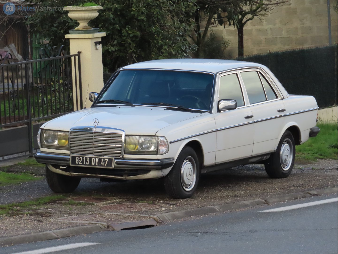 8213 QY 47, Mercedes-Benz E-Klasse 200–300 Sedan (W123), 1975­–1986