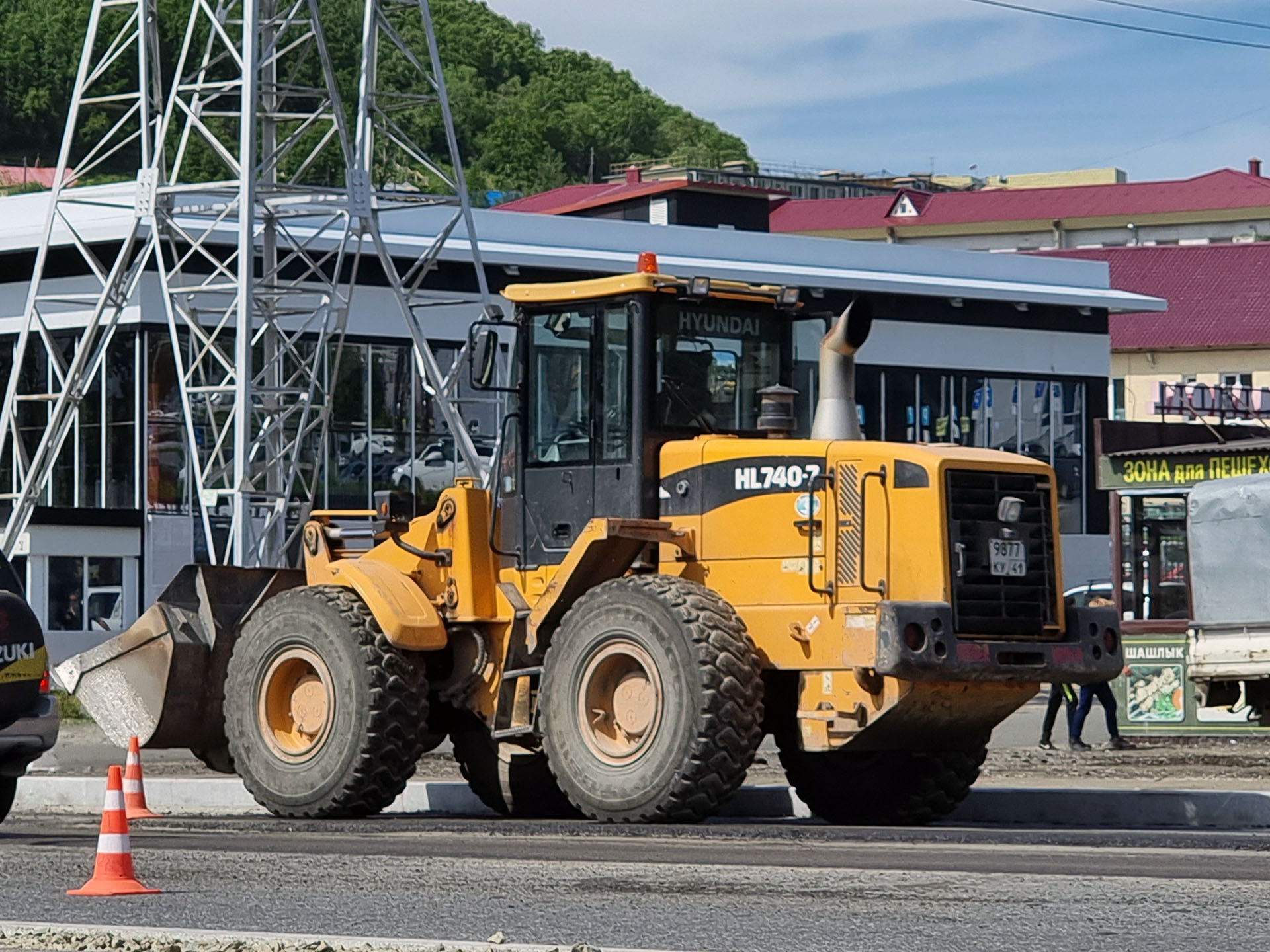 9877 ку 41, Hyundai HL 
