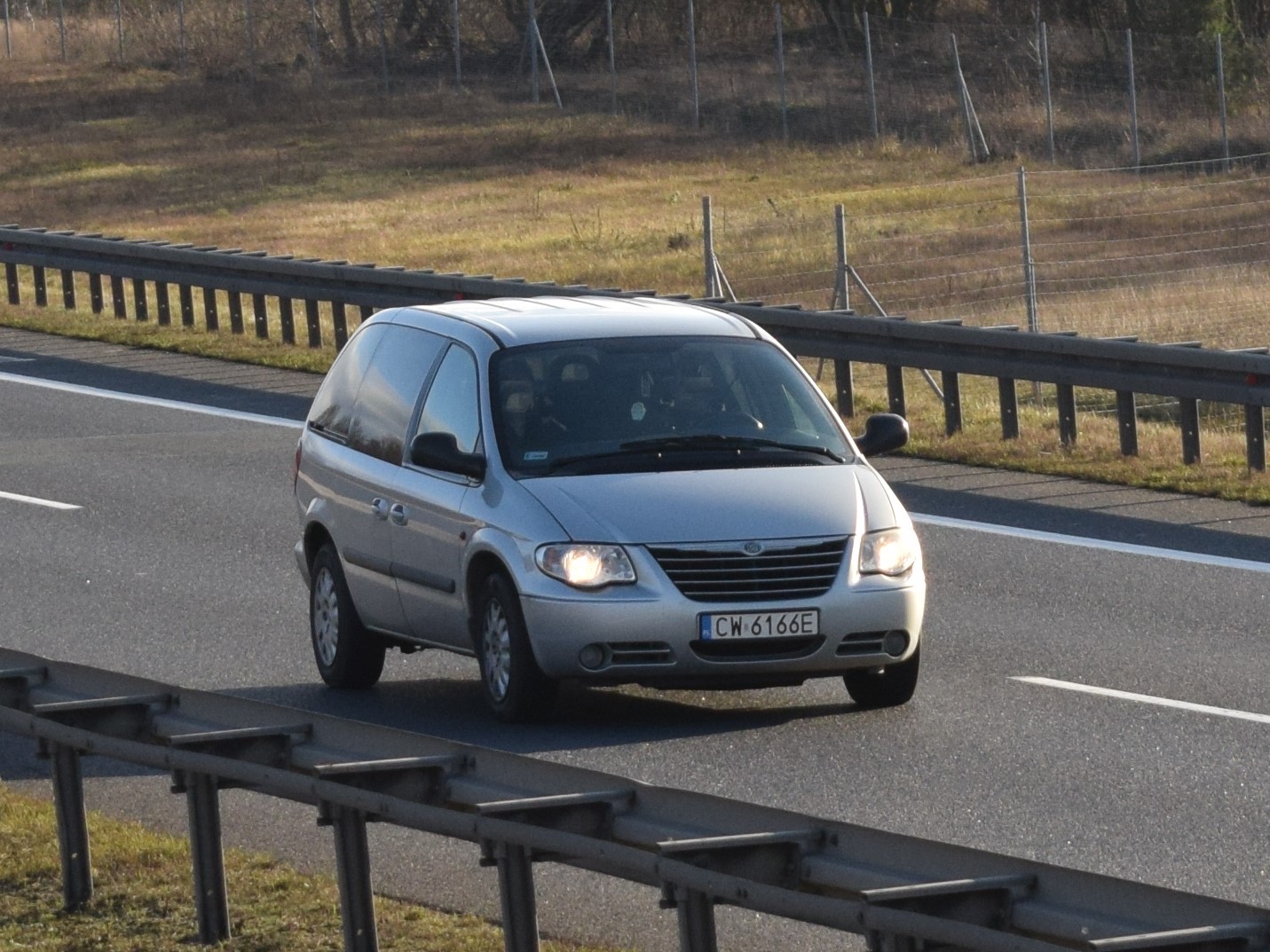 CW 6166E, Chrysler Voyager 4th gen (RS), 2000–2007