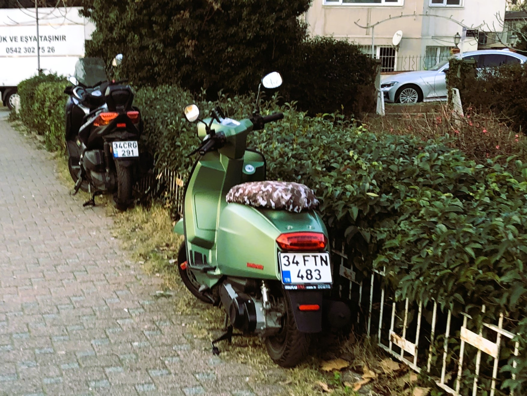 34 FTN 483, Lambretta V-Special 