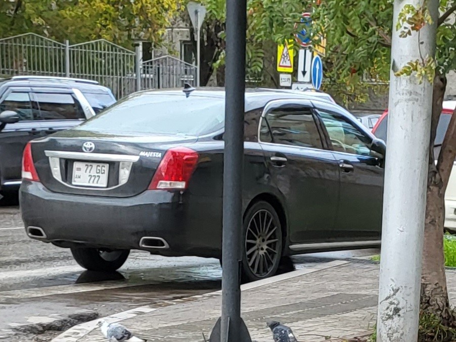 77 GG 777, Toyota Crown Majesta 5th gen (S200), 2009–2013 (­–2015 for CN-market)