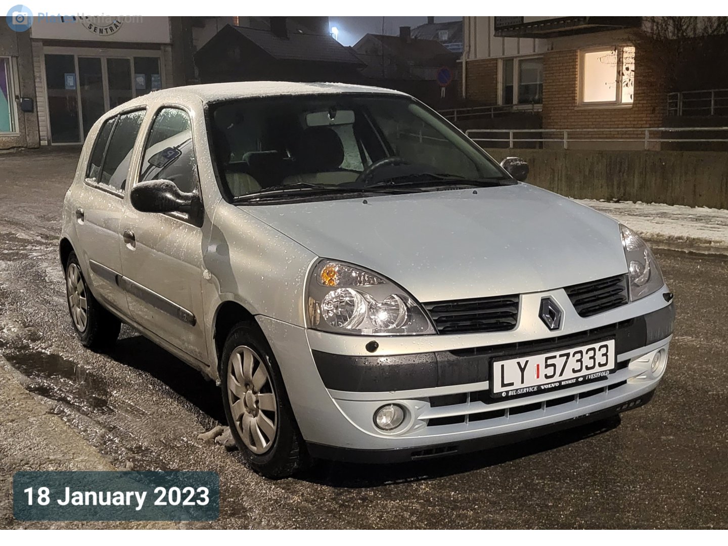 LY 57333, Renault Clio 2nd gen 3-door Hatch (C65), 1st facelift, 2001–2006