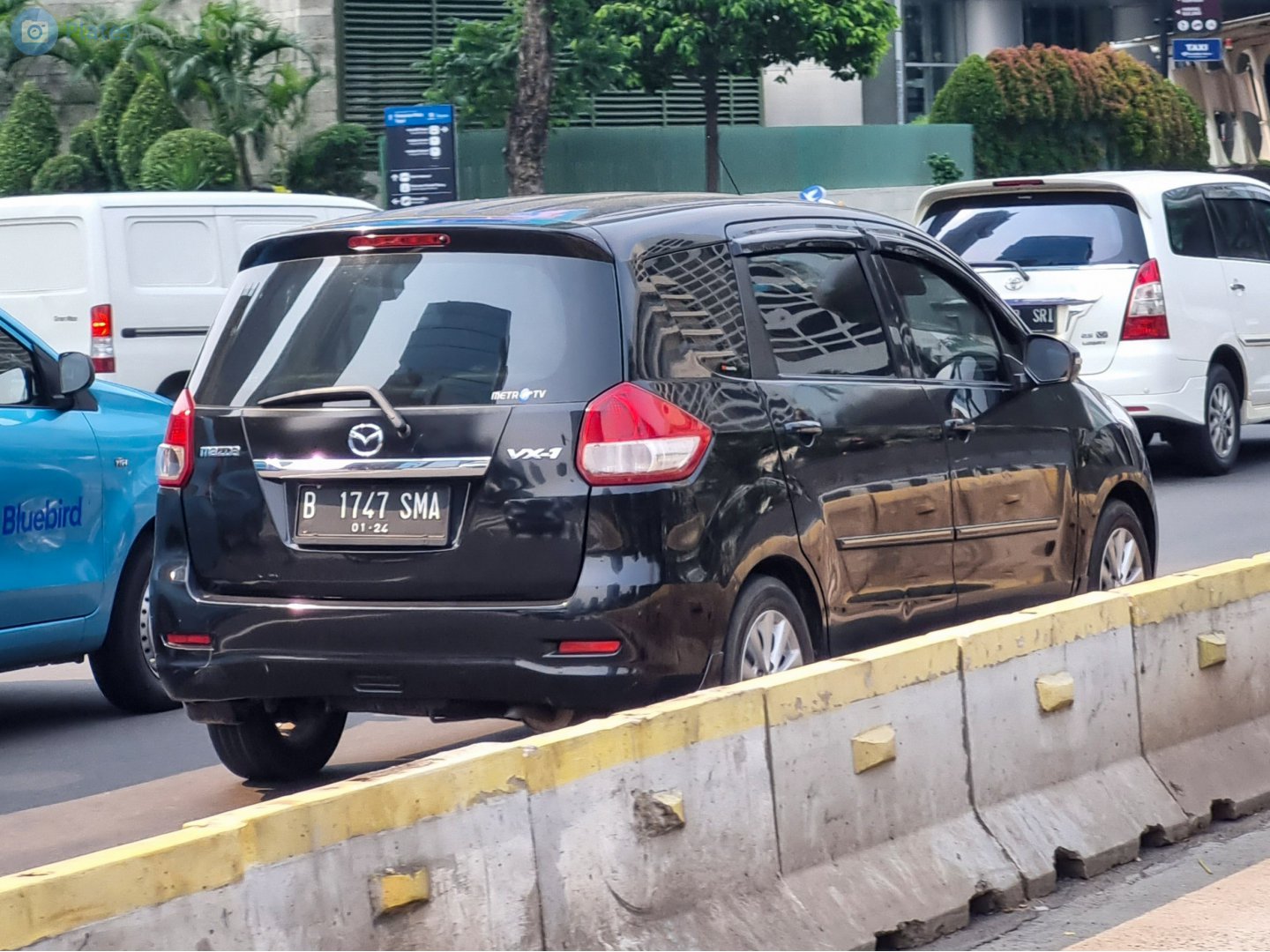 B 1747 SMA, Mazda VX-1 1st gen (ZE; ID-market), 2013–2018