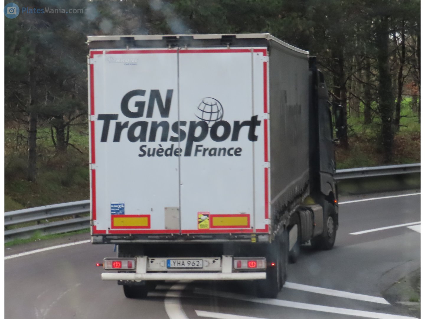 YHA 962, Krone Coil Liner 