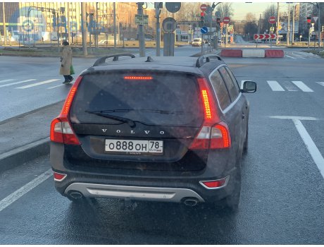 о888он78, Volvo XC70