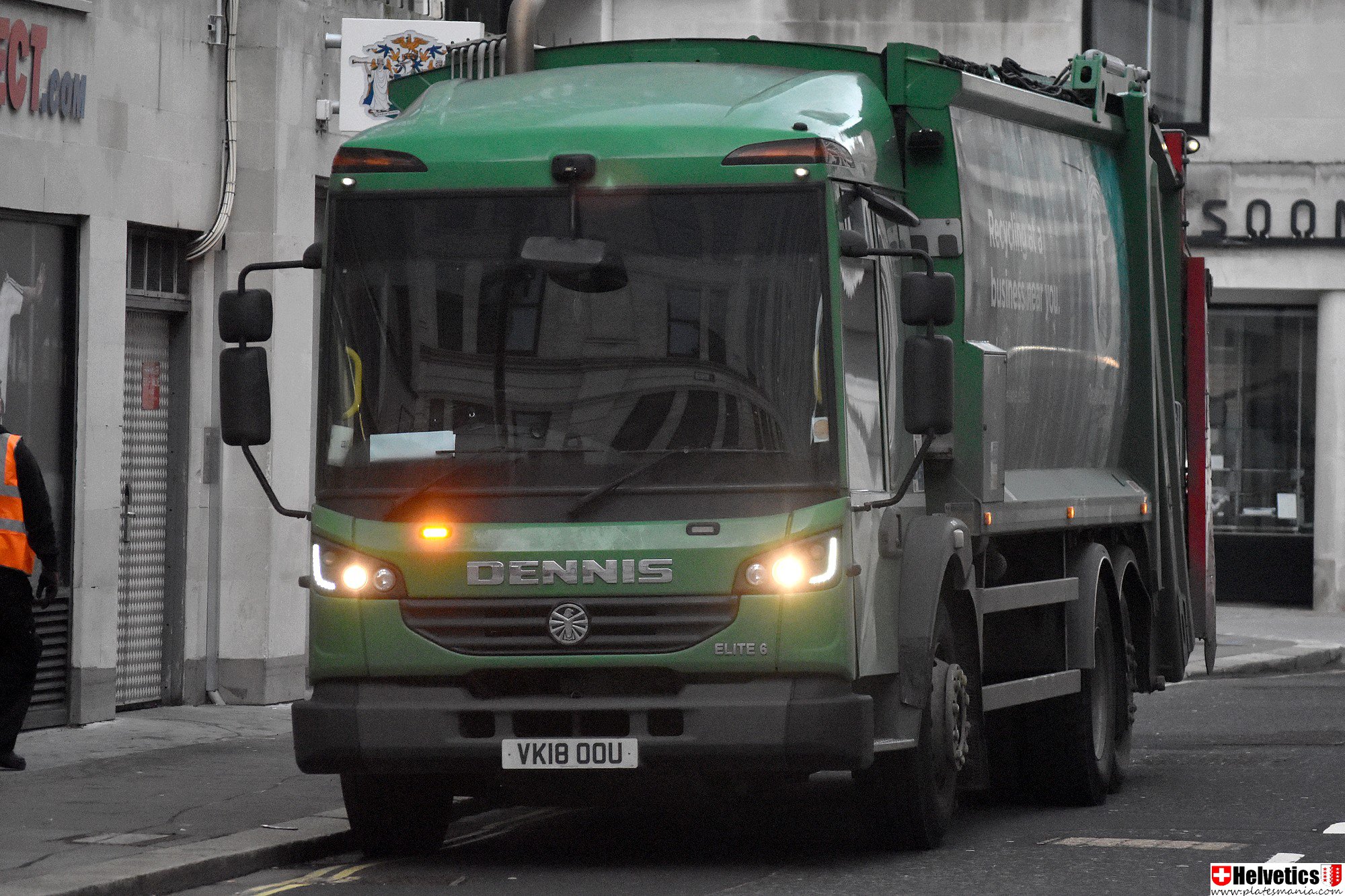 VK18OOU, Dennis Elite 