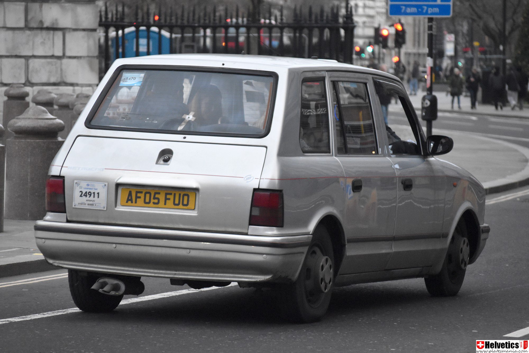 AF05FUO, Metrocab Series II 