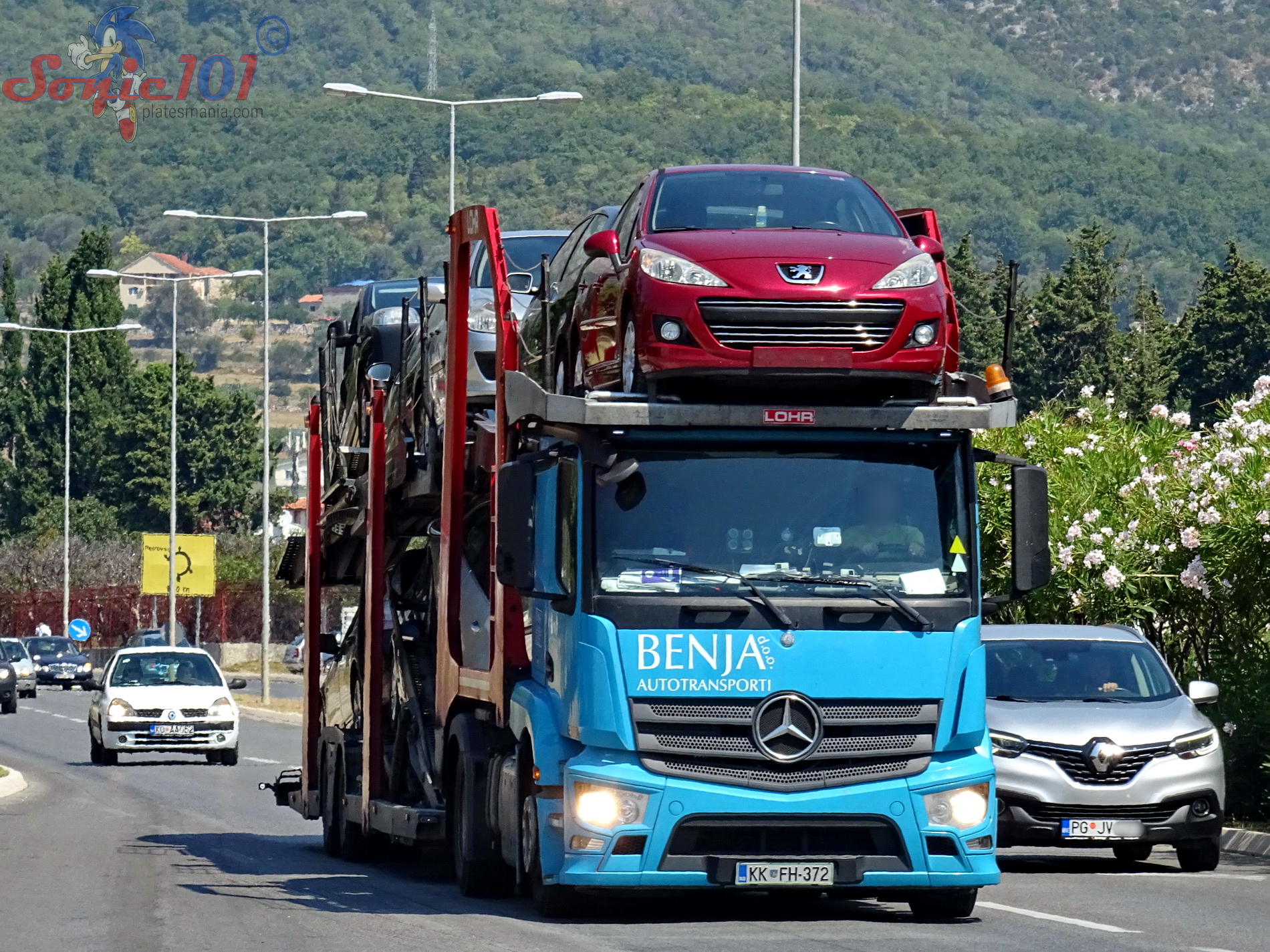 KK FH-372, Mercedes-Benz Actros 3rd gen (MP4/MP5), 2011–