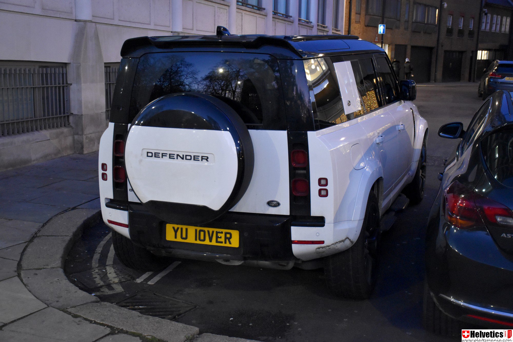 YU10VER, Land Rover Defender 2nd gen 110