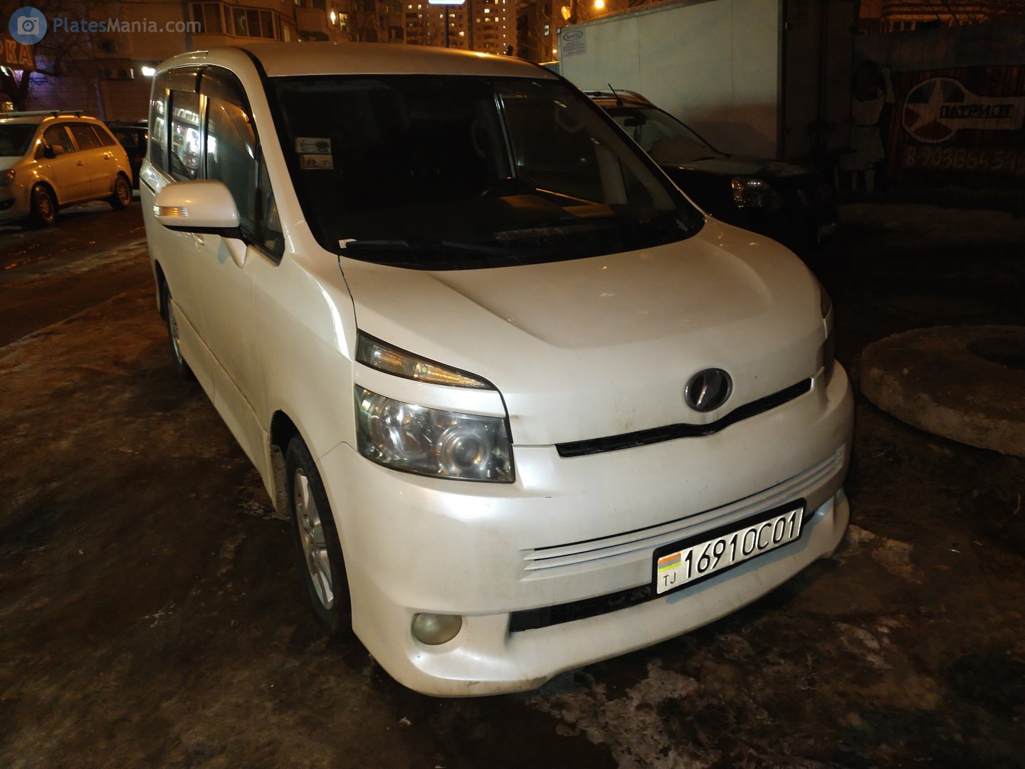 1691OC01, Toyota Voxy 2nd gen (R70), 2007–2014