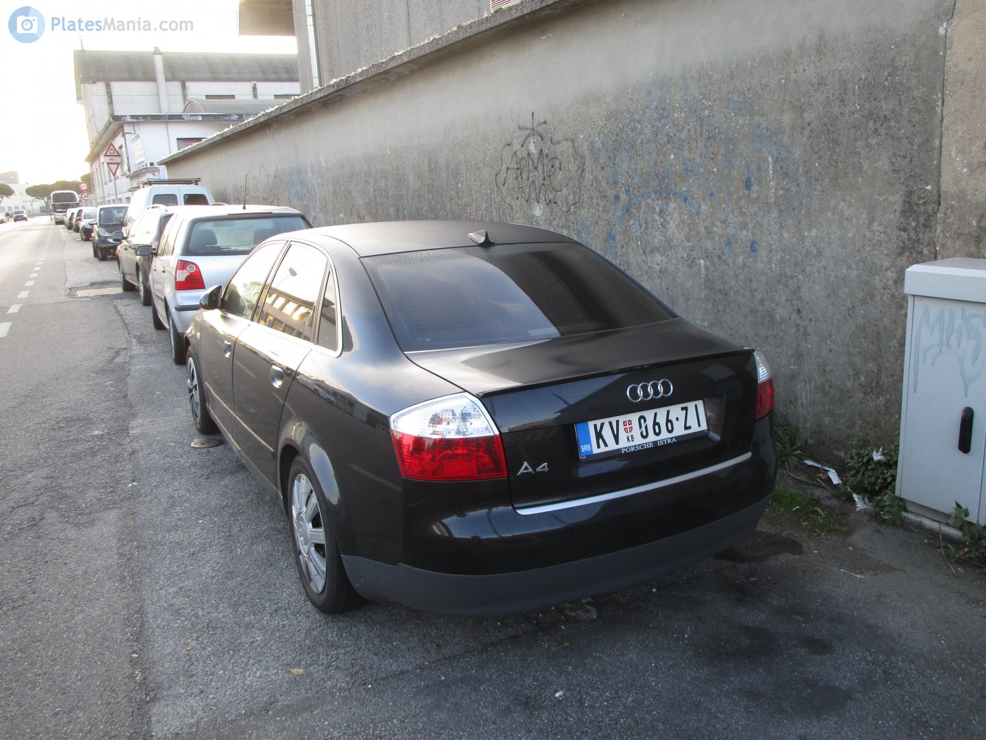 KV 066-ZI, Audi A4 2nd gen Sedan (B6/8E2), 2000–2004