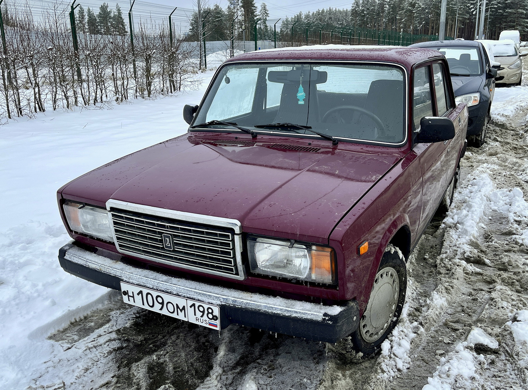 109-198-photos-lada-vaz-2107-russia
