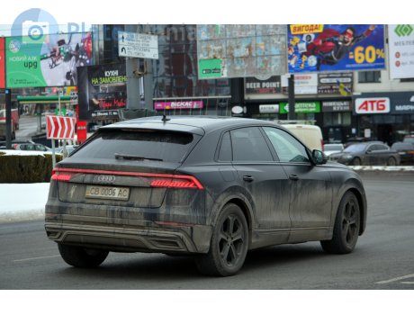 CB 0006 AC, Audi Q8