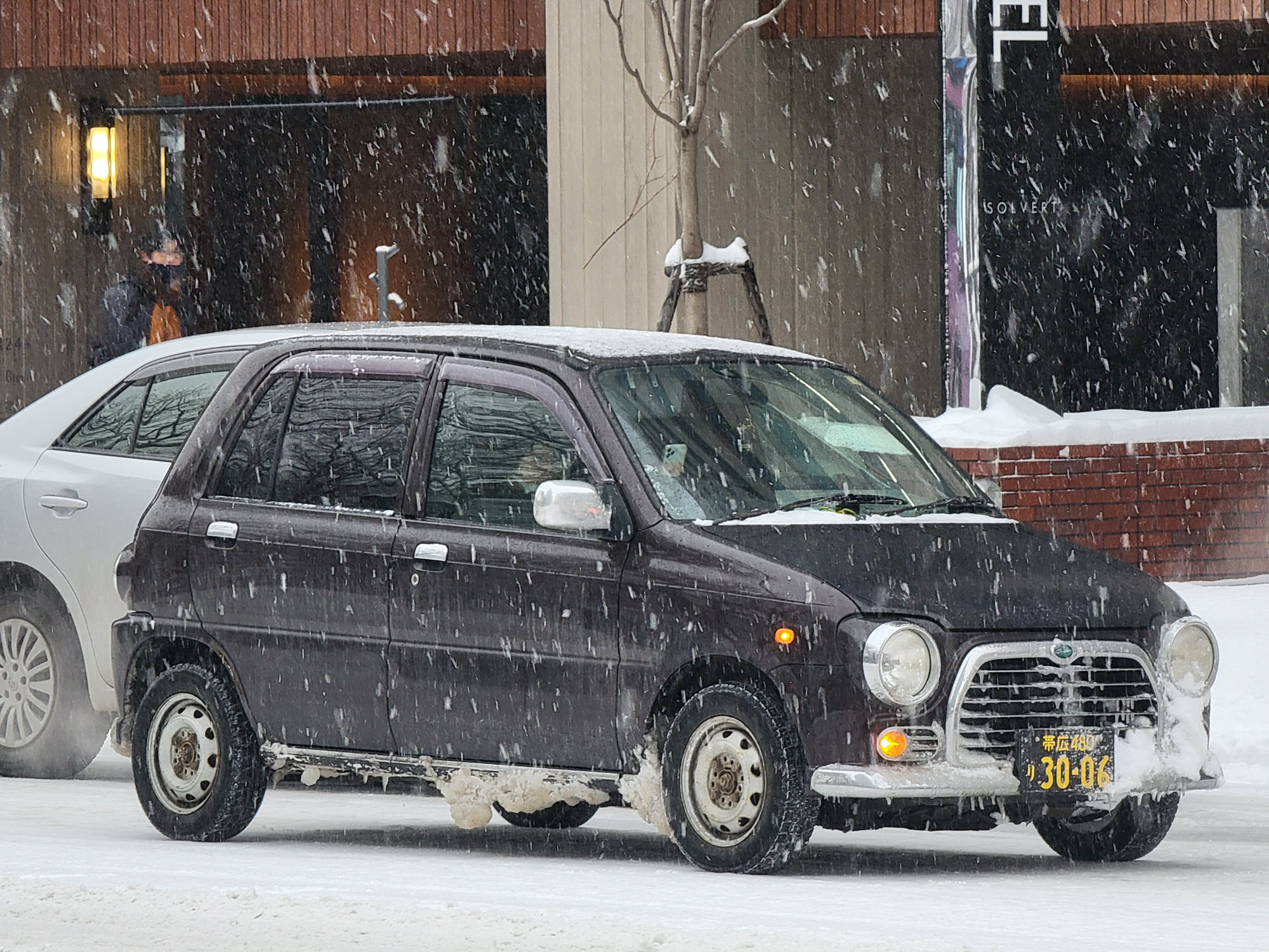 帯広 480 り 3006, Daihatsu Mira 4th gen Classic (L500), 1997–1998