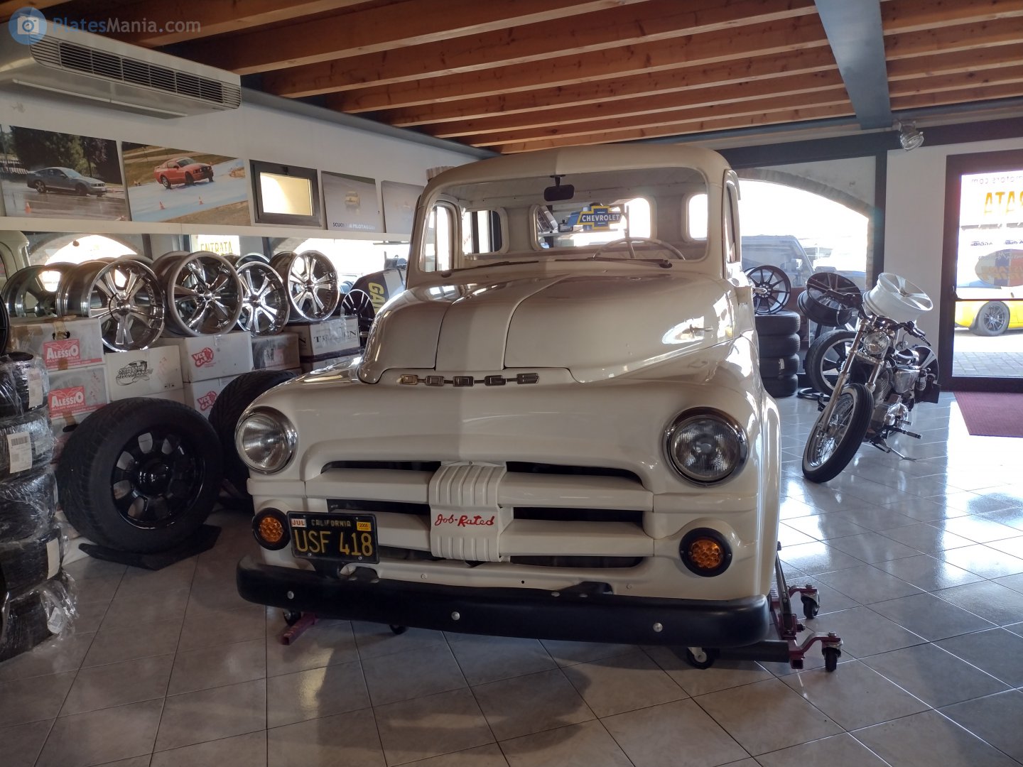 USF 418, Dodge C-Series 