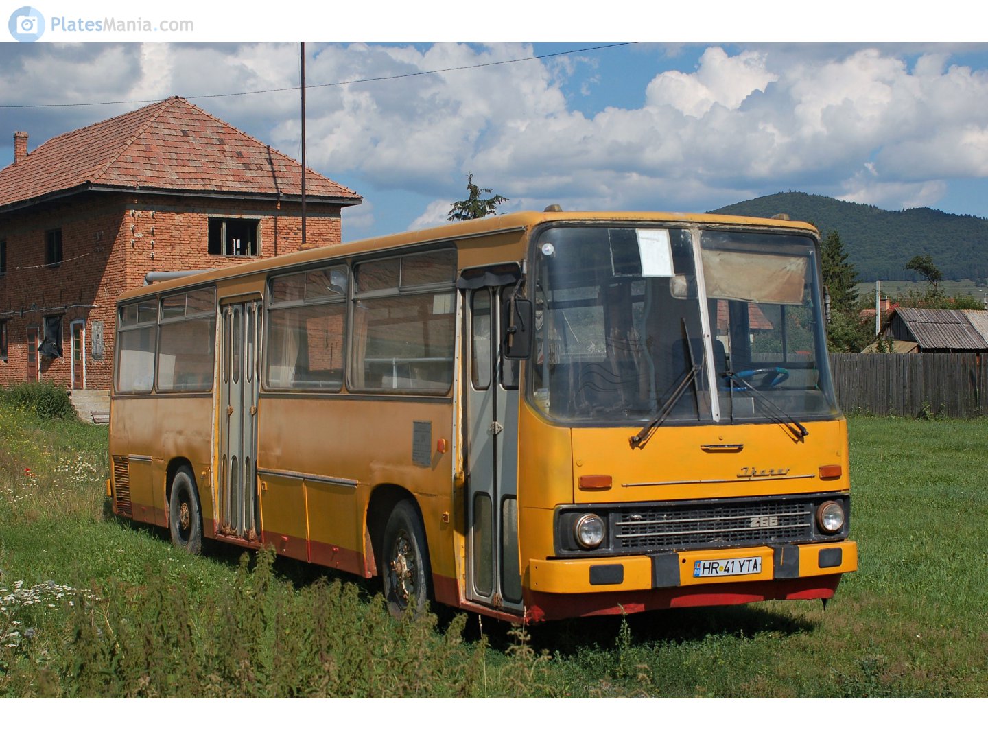 HR 41 YTA, Ikarus 266 