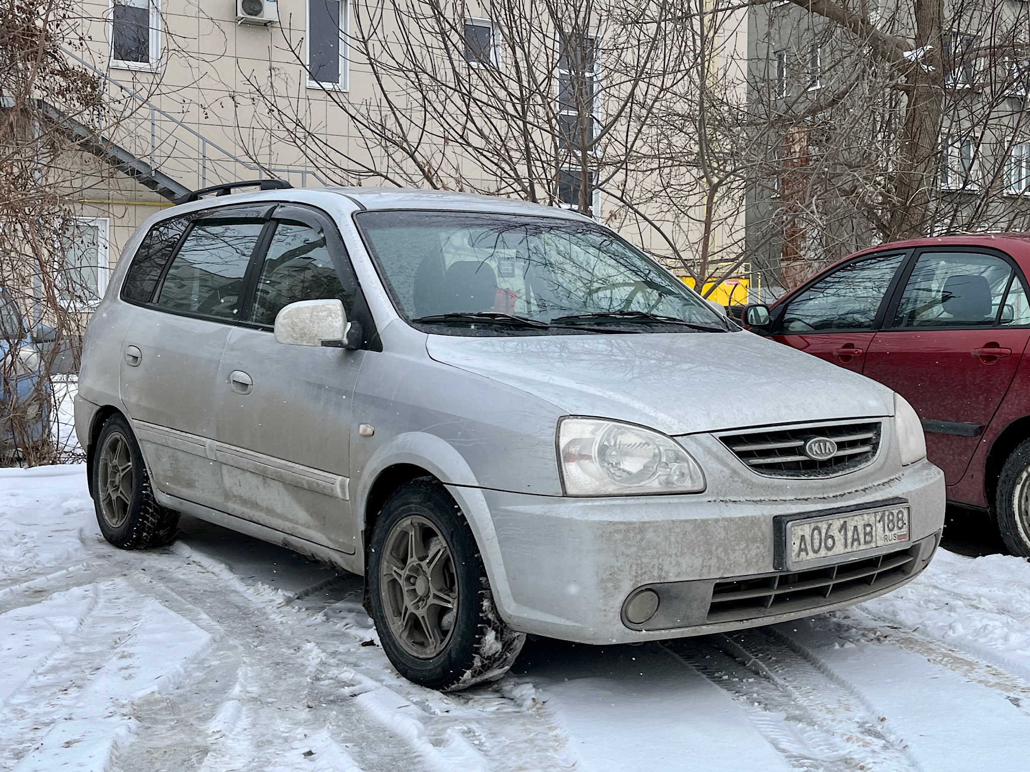 а 061 ав 188, Kia Carens 1st gen (RS), facelift, 2002–2006