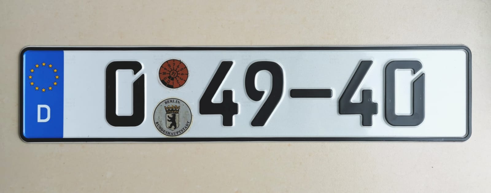 0 49-40, License plate without vehicle 