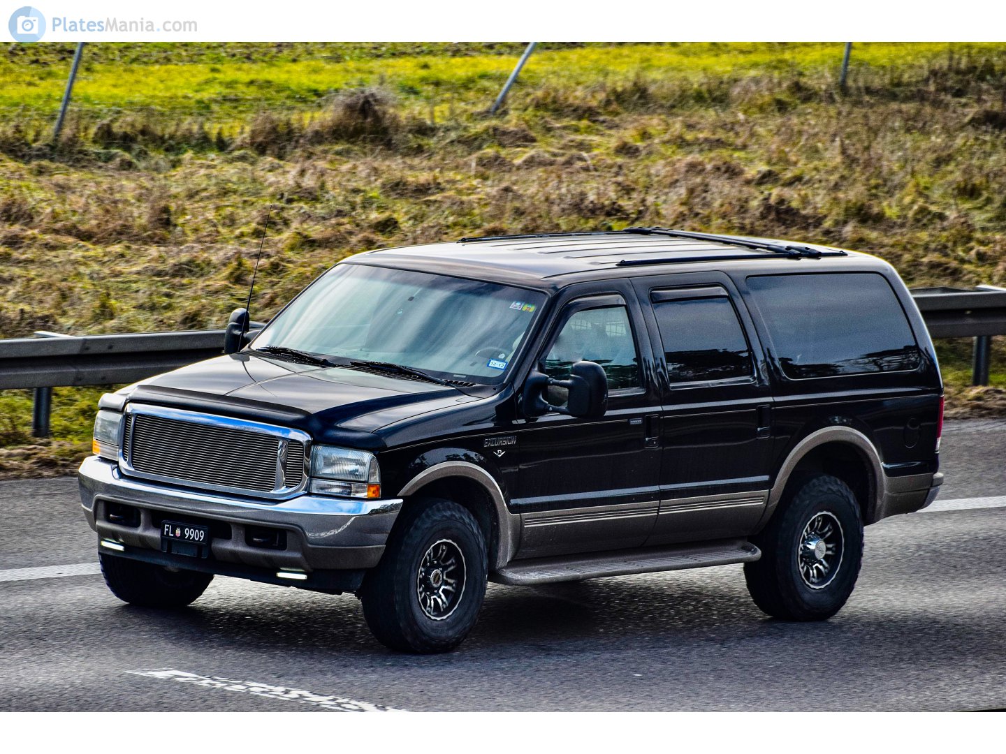 FL 9909, Ford Excursion 