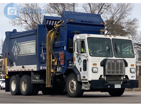 AFJ-Y42, Peterbilt 520