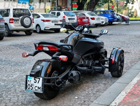57 CM 05, Can-Am Spyder