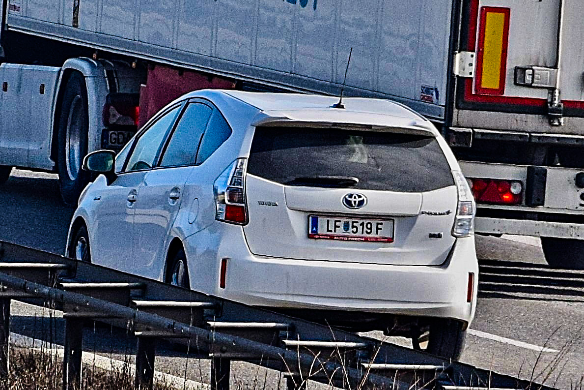 LF 519 F, Toyota Prius 3rd gen α / v / Plus Minivan (ZVW40/ZFW40), 2011–2021