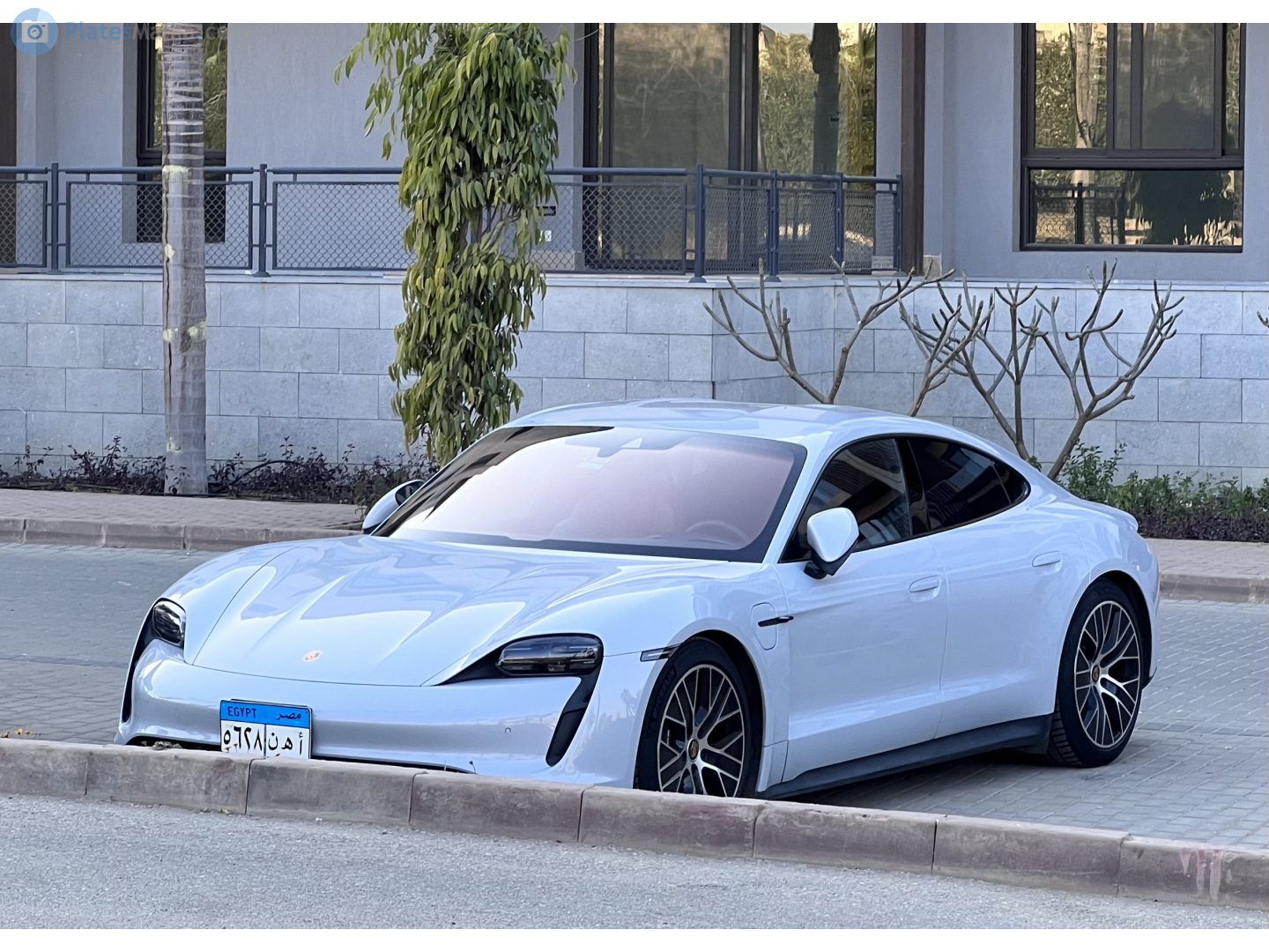 ٥٦٢٨ نھأ, Porsche Taycan 1st gen Sedan (9J1), 2019–2024