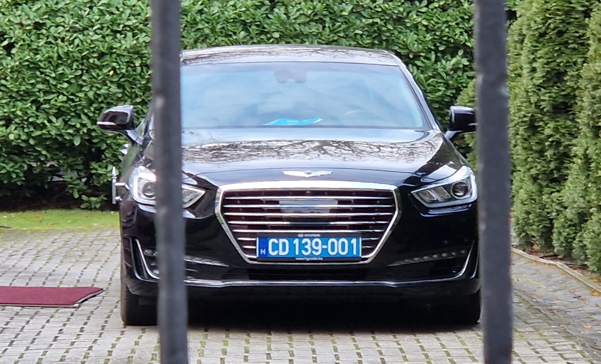 CD139-001, Genesis G90 1st gen (HI), 2016–2019
