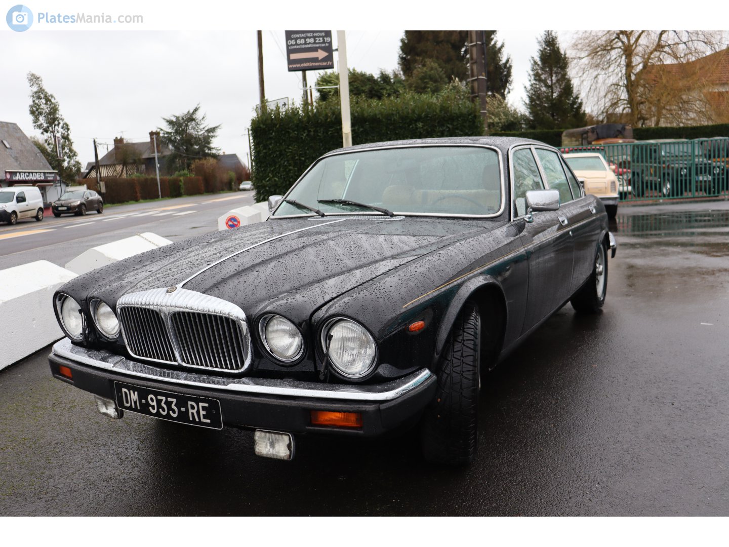 DM-933-RE, Daimler Sovereign 