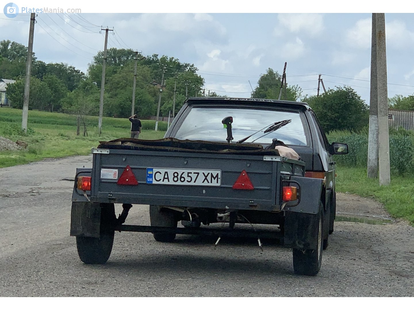 CA 8657 XM, LEV 1831 