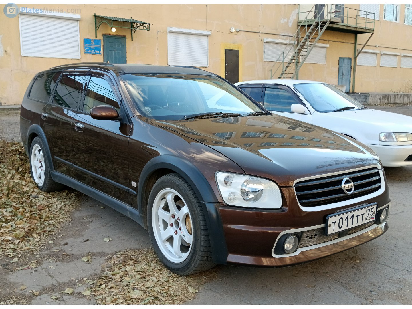 т 011 тт 75, Nissan Stagea 2nd gen (M35), 2001–2007