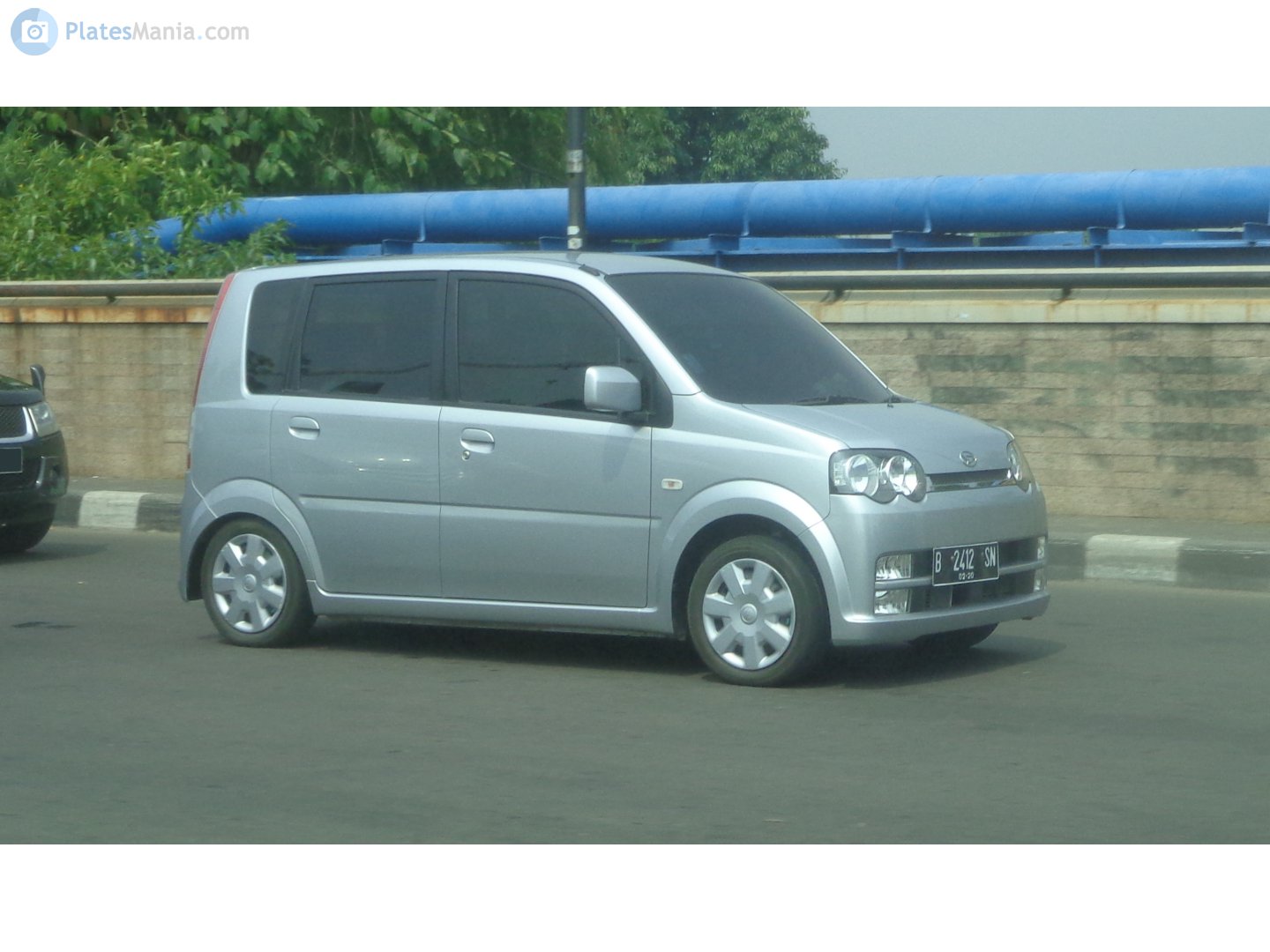 B 2412 SN, Daihatsu Move 3rd gen Custom (L150/160S), 2002–2006