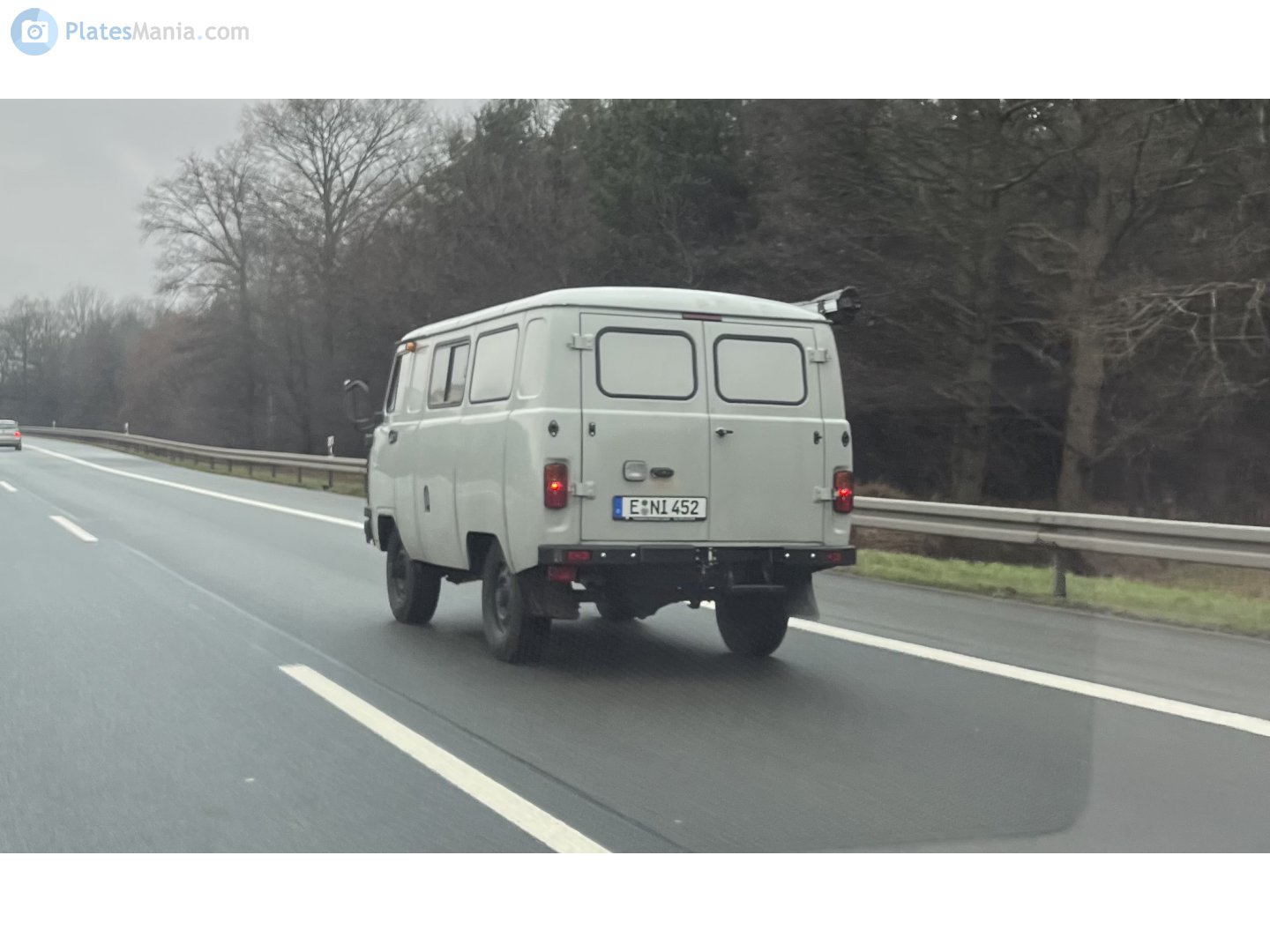 E NI 452, UAZ 452 452А/3962/3741 Glassed Van, 1965–