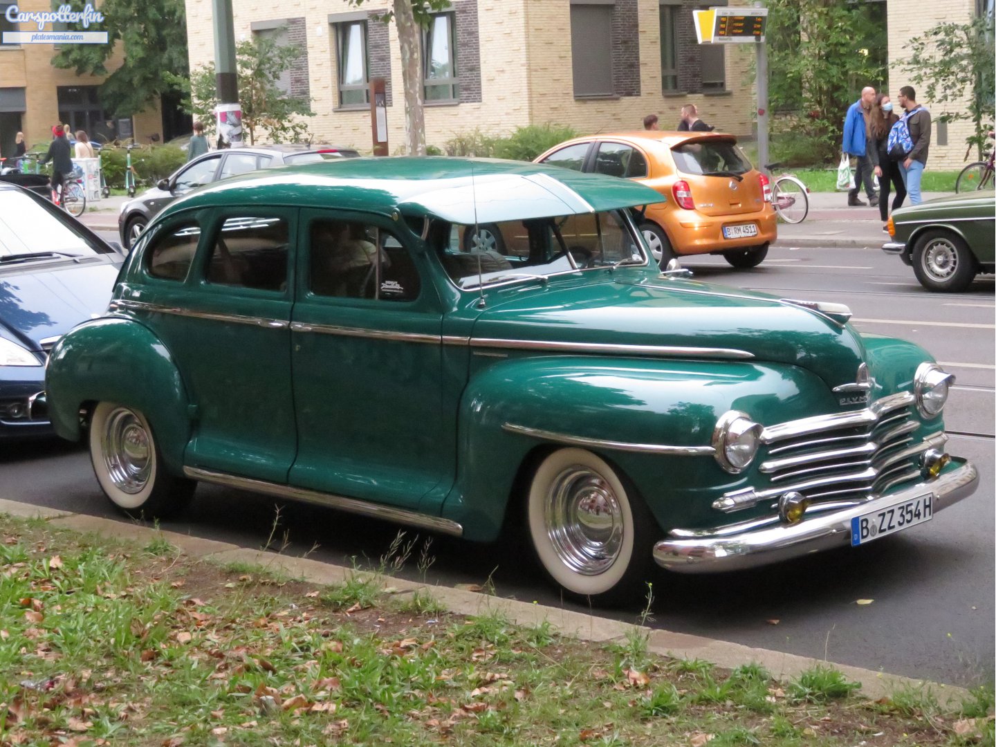 B ZZ 354 H, Plymouth Special Deluxe 