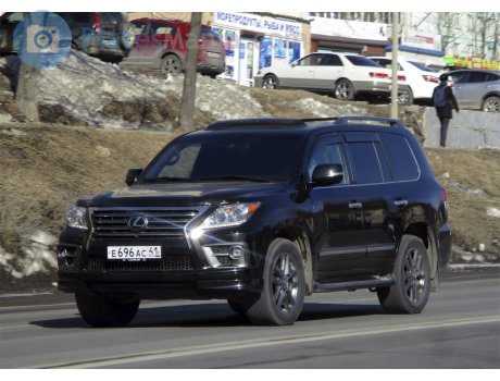 е696ас41, Lexus LX