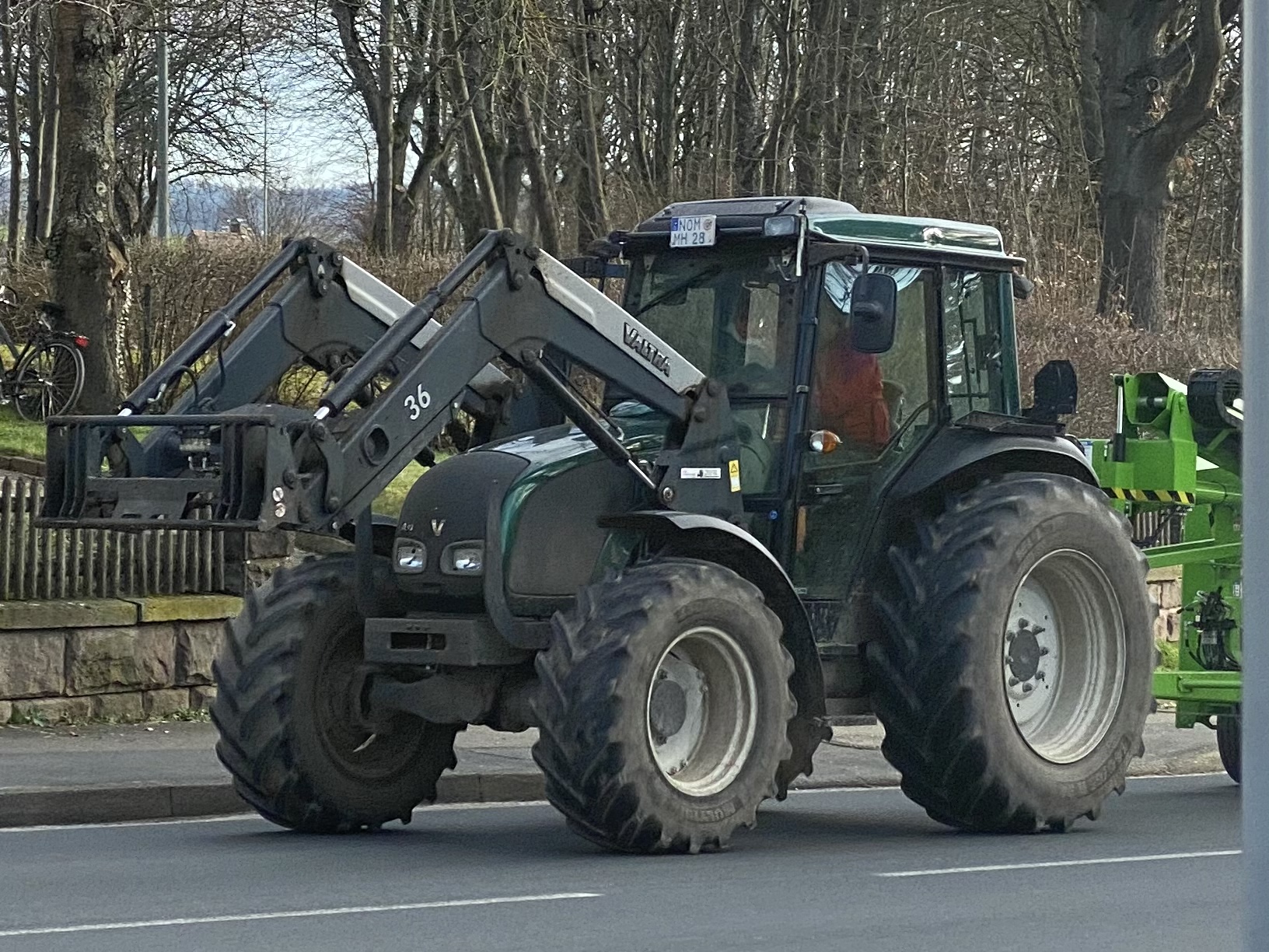 NOM MH 28, Valtra A Series 